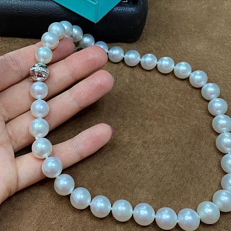 Гид по всему, что нужно знать о жемчужных ожерельях.